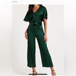 ABERCROMBIE & FITCH EMERALD GREEN SHORT SLEEVE SILKY PANTSUIT SIZE
